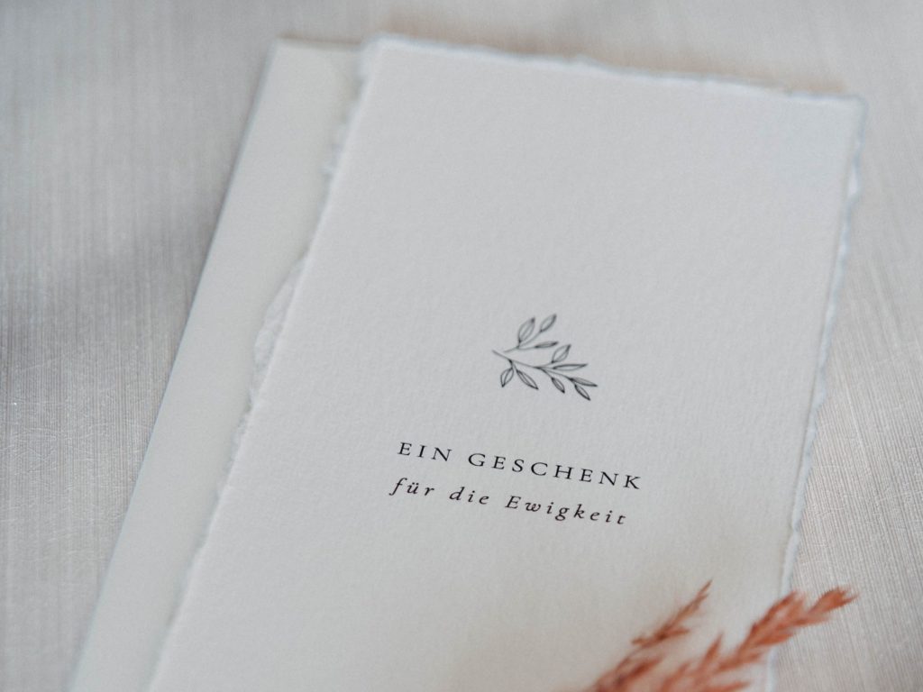 Hochwertig gestalteter Geschenkgutschein für ein Fotoshooting bei Goca Fotografie
