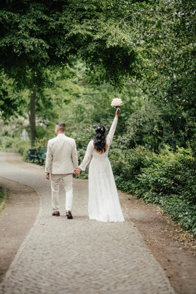 Echte Emotionen bei einer standesamtlichen Trauung in Köpenick